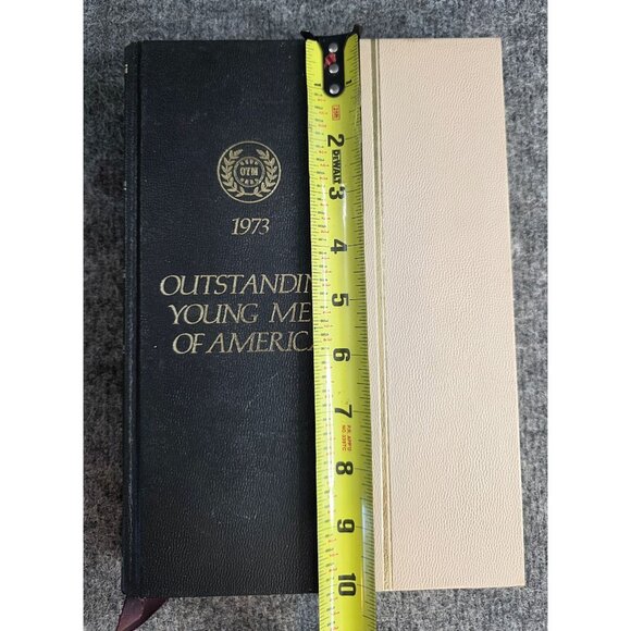 Vtg Outstanding Young Men of America 1973 Hardcover Biographical Compilation - Picture 2 of 7